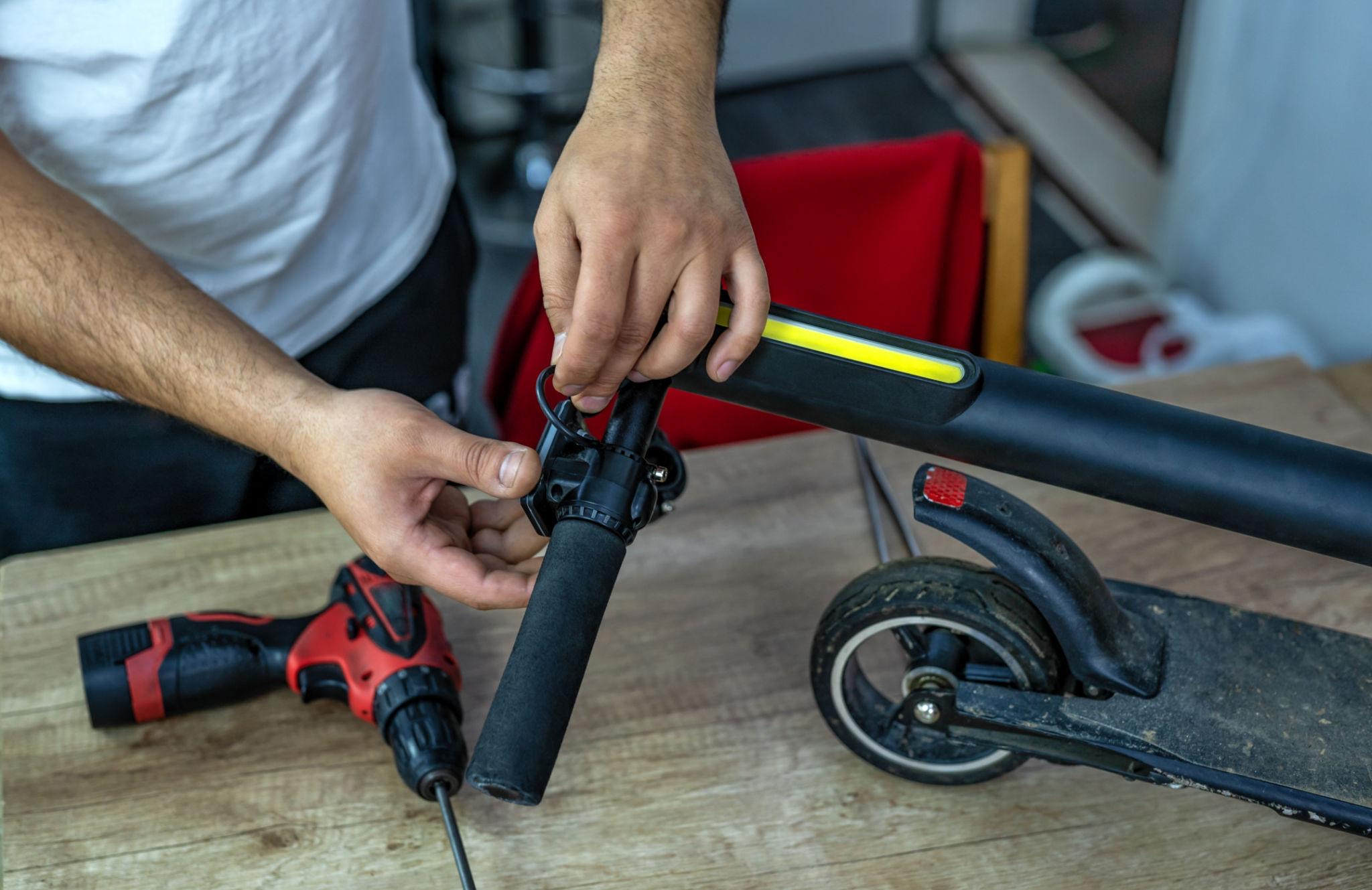 LED und Halogen Beleuchtungselemente für E-Scooter