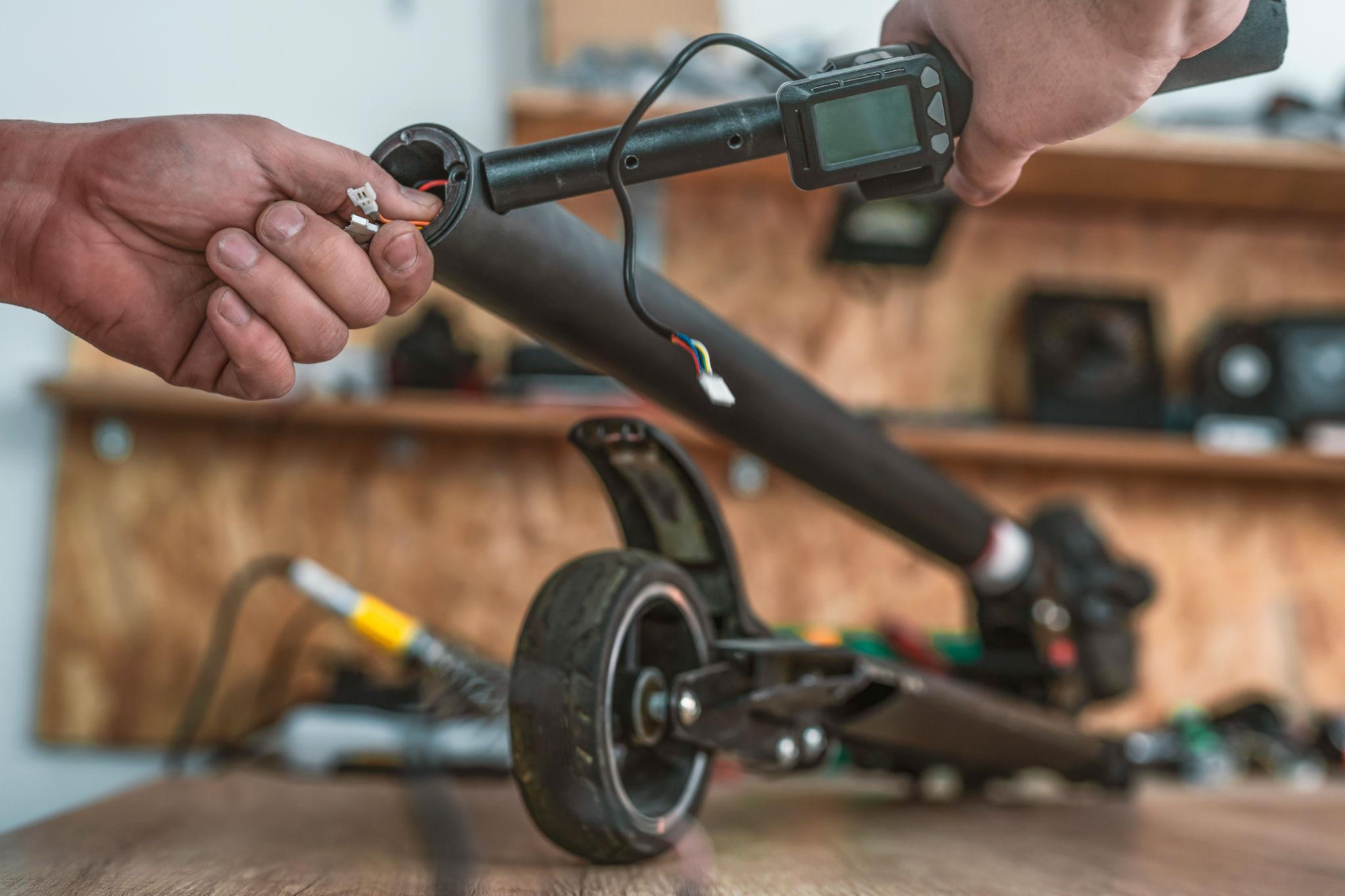 E-Scooter Ladegerät-Reparatur und Fehlerdiagnose