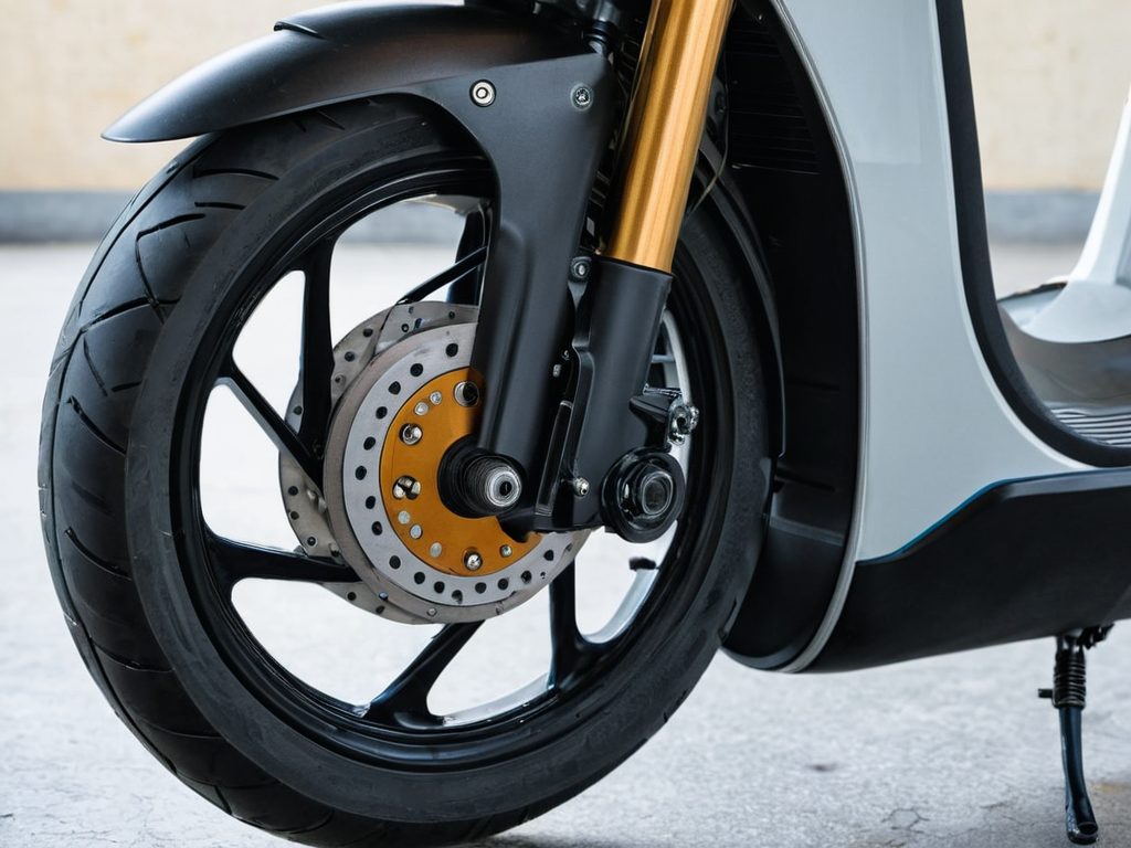 E-Scooter Bremse reparieren: Scheibenbremse: fachgerechte Reparatur & Diagnose